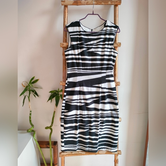 Bisou Bisou Paris Black and White Dress - Picture 5 of 15